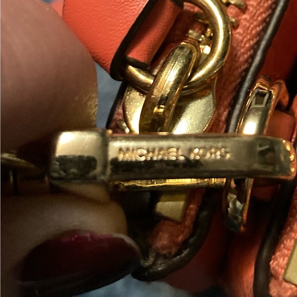 Michael Kors cross body/Shoulder/clutch purse. An orangey salmon colored. - Picture 6 of 13